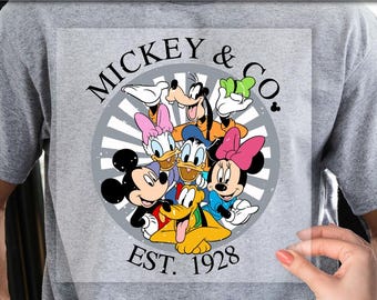 Transferencia DTF retro de Disney Mickey and Co., Mickey & Co. Est. 1928, DTF retro de Disney Mickey, DTF de Mickey Co., Transferencia para planchar, Mickey And Co.