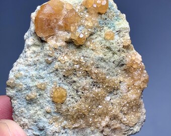 Esemplare di cristallo di granato naturale da 146 carati: collezione di minerali dal Pakistan (43x29x13 mm)