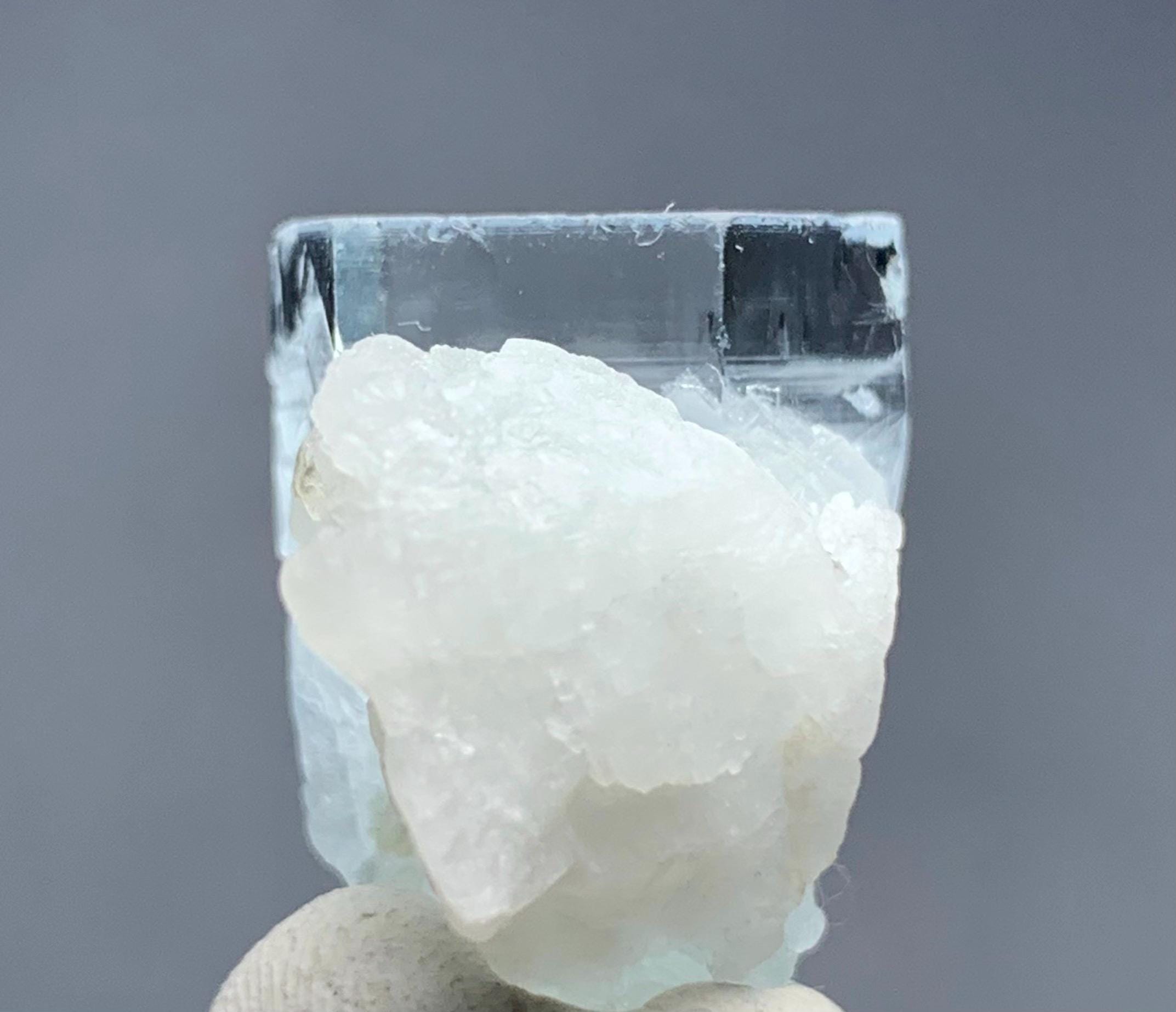 天然アクアマリン結晶標本：アフガニスタン産鉱物（10.4グラム