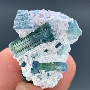 Natural Tourmaline Crystal Specimen: Afghanistan Origin, Display Crystal (9.14 gram, 28x25x14mm)