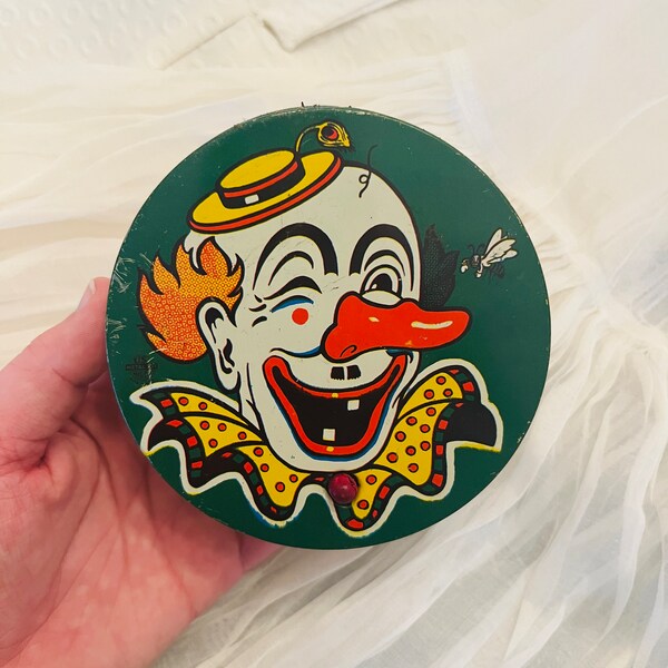 Stinky Clown Vintage Tin Noisemaker Toy | 1950’s, Green Clown with Fly