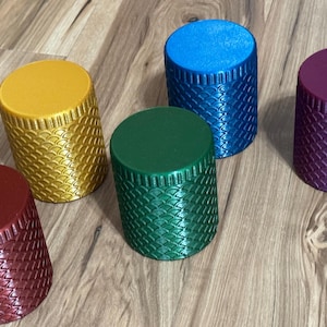 Dragon Scale Dice Cup with Lid – Quiet Roller with Soft Insert