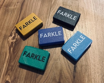 Farkle の持ち運びに便利！マグネット留め具付きのコンパクトなダイスボックス。ゲームナイトやカスタムギフトに最適です。