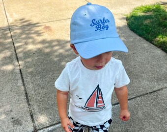 Gorra de camionero juvenil – Gorra bordada "Surfer Boy" / Gorra snapback de playa y skate para niños