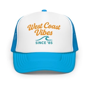 West Coast Vibes Trucker Hat – Retro Surf Style, Since ’85 Wave Logo