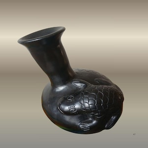 Vaso Armadillo in argilla nera – Ceramica Diaguita – Arte d'ispirazione precolombiana – Ceramica argentina fatta a mano – Oggetto da collezione