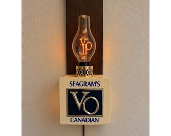 Insegna luminosa da bar vintage Seagram's V.O. Canadian Whisky con lampadina decorativa
