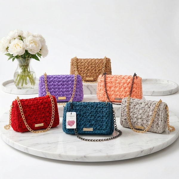 Bolso bandolera de punto grueso con cadena dorada, hecho a mano con hilo de camiseta de crochet
