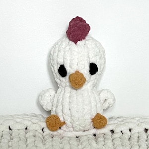 Chunky Finger Knit Hen Chicken Plushie Chenille Yarn Children&#39;s Super Soft Stuffed Animal Handmade