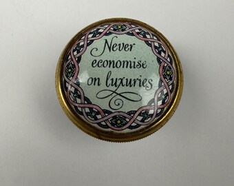 Boîte à bijoux en émail avec couvercle à vis « N'économisez jamais le luxe » Halcyon Days