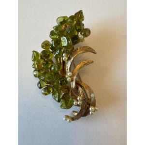 Vintage Statement Gold Tone Green Poured Glass Gripoix Flower Brooch Pin ART