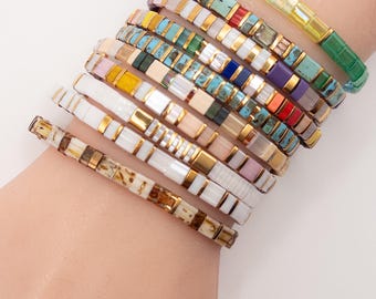 Bracelets empilables Miyuki Tila : perles de mosaïque japonaises, détails dorés, bijoux à superposer