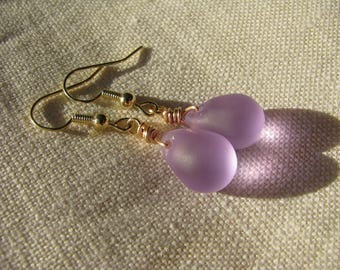 Pendientes de cristal de mar morado Joyería de cristal de playa Pendientes de gota de espuma de mar Pendientes de cristal de mar Lágrima lavanda Regalo para ella Día de la Madre minimalista