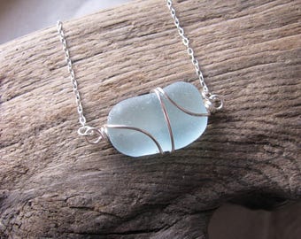 Pulsera de cristal marino azul, joyería única hecha a mano, regalo de cristal marino natural y auténtico reciclado con un toque playero para ella.