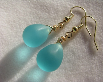 Pendientes de cristal de mar color aguamarina, joyería de cristal de playa, pendientes colgantes de espuma de mar, pendientes de cristal de mar, regalo en forma de lágrima color verde azulado para ella, minimalista para el Día de la Madre