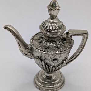Sällsynt italiensk silverpläterad miniatyrtekanna från 1960-talet, florentinskt hantverk, rokokostil, samlarobjekt, vintage skåp, kuriosa