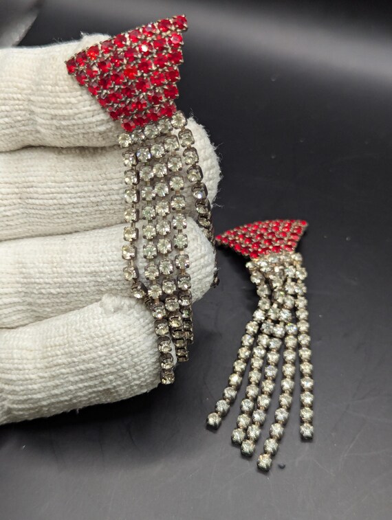 1950s Rhinestone Waterfall Clip Earrings: Ruby Re… - image 3
