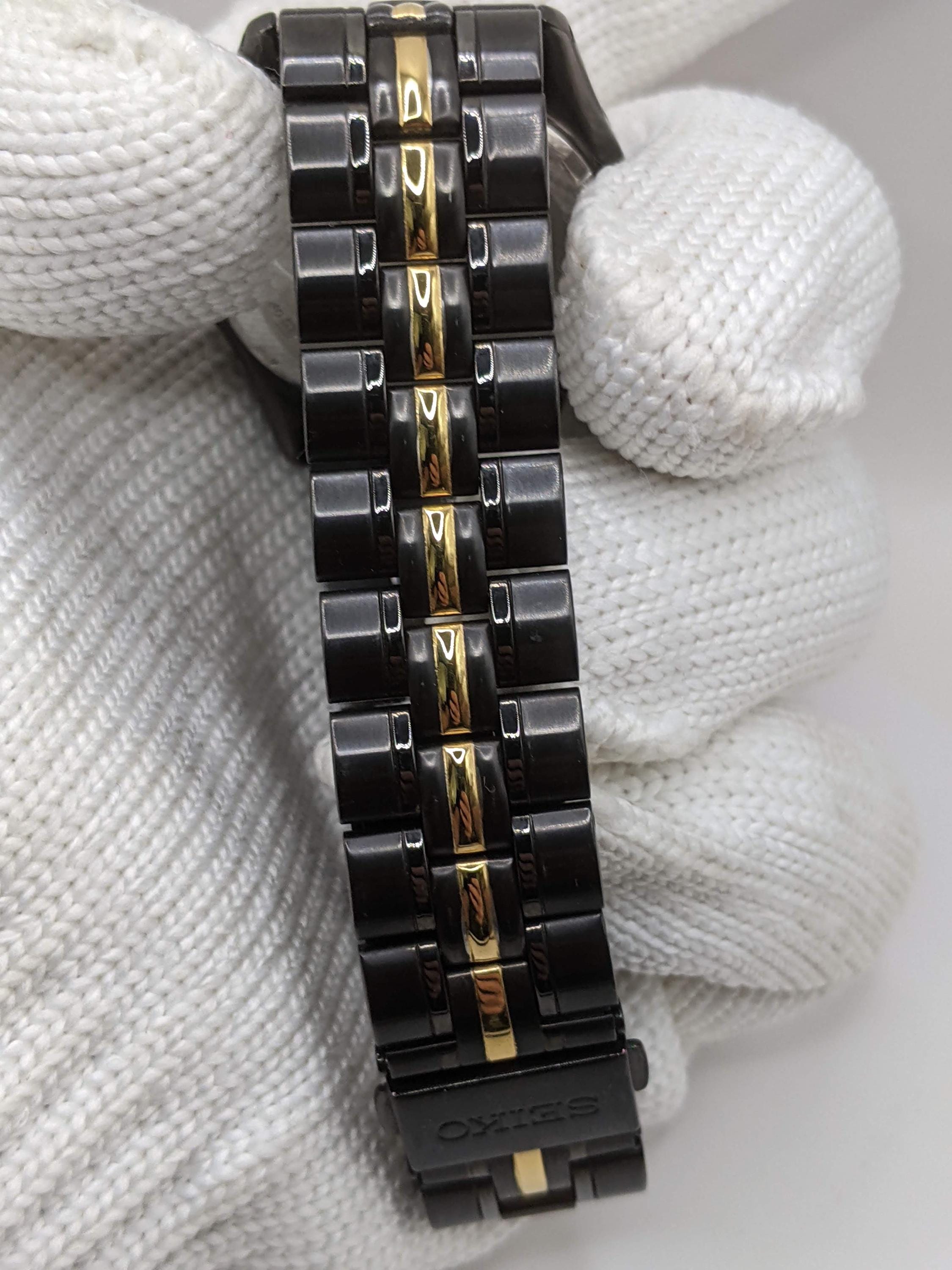 Vintage Seiko Kinetic Automatic Watch Black Gold Two-tone - 5M62