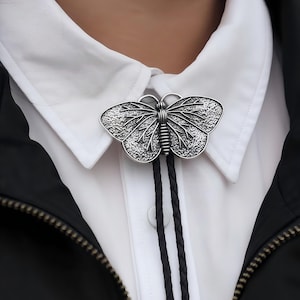 Butterfly Bola BOLO Tie, Western Cowboy Necktie, Wedding Necklace for Men Groomsmen Bridegroom, Leather Cowboy Necktie Men&#39;s Bolo Tie Gifts