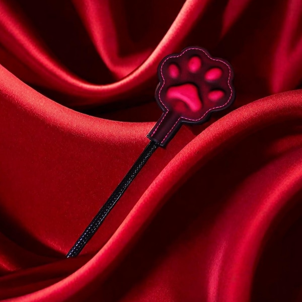 Flogger de pata de gato 3D: látigo termocrómico de cuero que cambia de color, accesorio de juego único