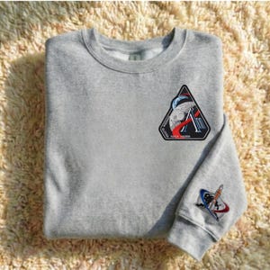 Artemis II NASA Mission Sweatshirt, Broderad Moon Mission Crew Neck, Rymdutforskningströja, NASA Artemis 2 Kläder