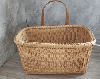 Cesta colgante de bambú de parte trasera plana para puerta principal, 28 cm de largo x 18 cm de ancho x 16,5 cm de alto.