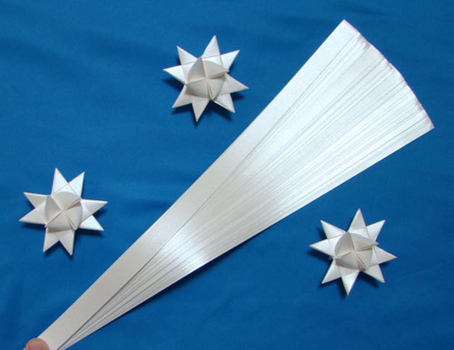 Pearlescent White Paper Strips for making Moravian German Froebel Stars - various sizes (50 strips per pack)
