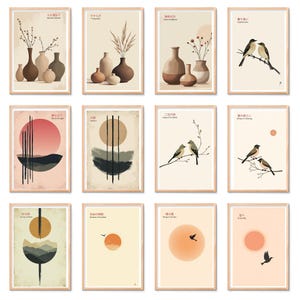K&ouml;nnte beinhalten: Eine Sammlung von zw&ouml;lf gerahmten Kunstdrucken. Die Drucke zeigen minimalistische Designs mit Vasen, V&ouml;geln und abstrakten Formen in einer neutralen Farbpalette. Jeder Druck hat japanischen Text.