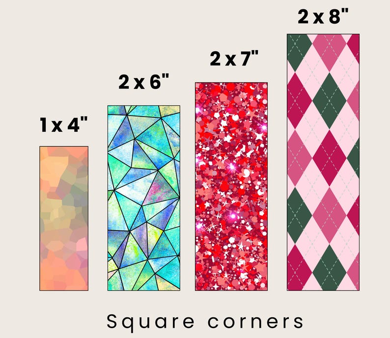 Pu&ograve; includere: Quattro design rettangolari con angoli quadrati. Le dimensioni sono 2,5 x 10 cm, 5 x 15 cm, 5 x 18 cm e 5 x 20 cm. I design includono un motivo a mosaico, un motivo a vetrata, glitter rossi e un motivo argyle rosa.