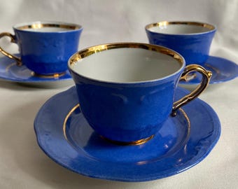 Vintage porseleinen theekopjes uit Włocławek, jaren 60, Polen, gesigneerd met "Blue Sky" (Blauwe Hemel), met gouden rand en handvat, set uit het midden van de 20e eeuw, theekopjes voor een feestje of koffie.