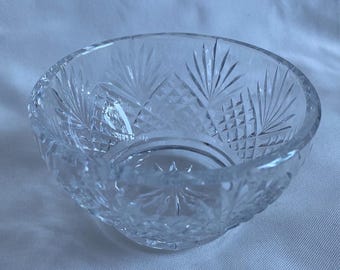 Bol de cristal tallado vintage de los años 70, Polonia, bombonera de cristal, elegante bol para servir, plato para aperitivos, decoración de mesa minimalista, cristalería retro.