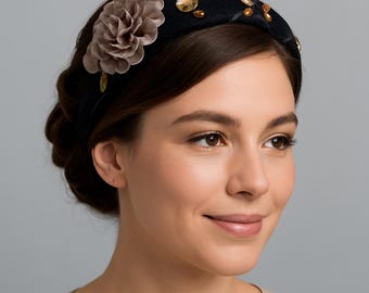 Diadema floral con pensamientos