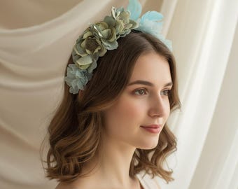 Diadema floral de lirio del valle