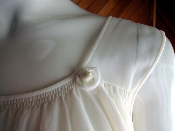 1960s White Bridal Peignoir Set | Vintage Lingeri… - image 4