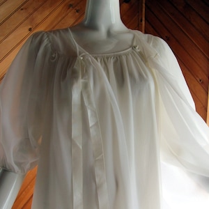 1960s White Bridal Peignoir Set | Vintage Lingerie | 1960s Lingerie | Chiffon Nightgown | Vintage Negligee | Sexy Lingerie | PinUp Girl