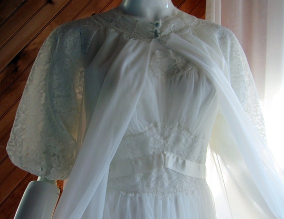 1950s White Bridal Peignoir Set | Vanity Fair Brid