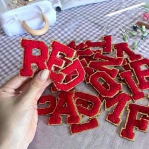Chenille Buchstabe Patch zum Aufbügeln, Chenille Buchstabe Aufnäher, Sew Gold Trim Hauptstadt gestickter Name, Mode Aufbügeln Alphabet Stickerei