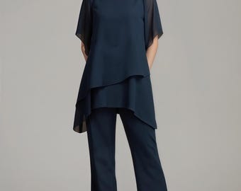 Traje de pantalón para la madre de la novia / Conjunto formal de dos piezas con mangas acampanadas y superposición de gasa