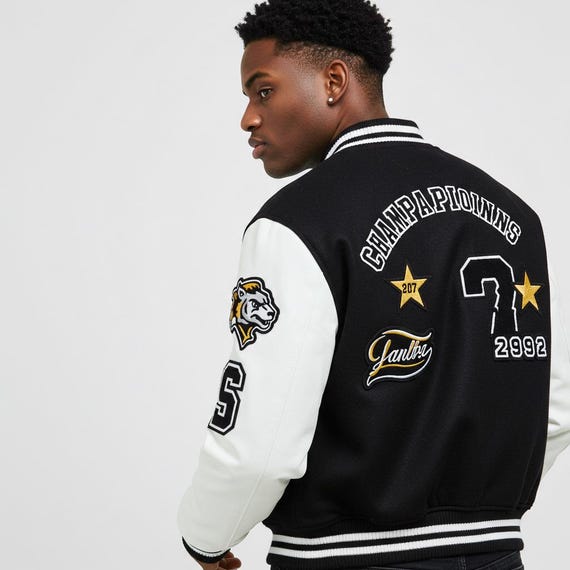 Jaqueta universitária com patches – Jaquetas personalizadas estilo