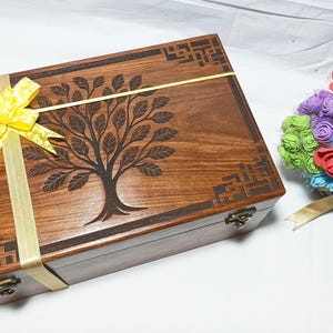 Engraved Rosewood Keepsake Box: Personalized Wooden Memory Box with Hinged Lid