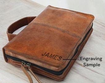 Funda de piel personalizada para Biblia – Estuche de piel de grano completo personalizado – Nombre o versículo bíblico grabado – Regalo cristiano hecho a mano para hombres y mujeres