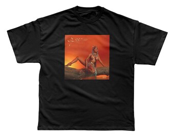 Nicki Minaj - Queen Deluxe Unisex T-shirt