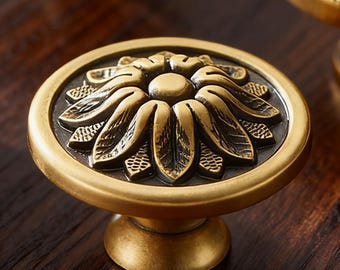 Perillas de gabinete con flores de latón antiguo: herrajes de latón macizo de estilo francés