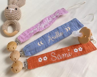 Custom Daisy Baby Pacifier Clip, Newborn Soother Chain, Personalized Wooden Pacifier Clip, Handmade Name Party Baptism Holder, Shower Gift