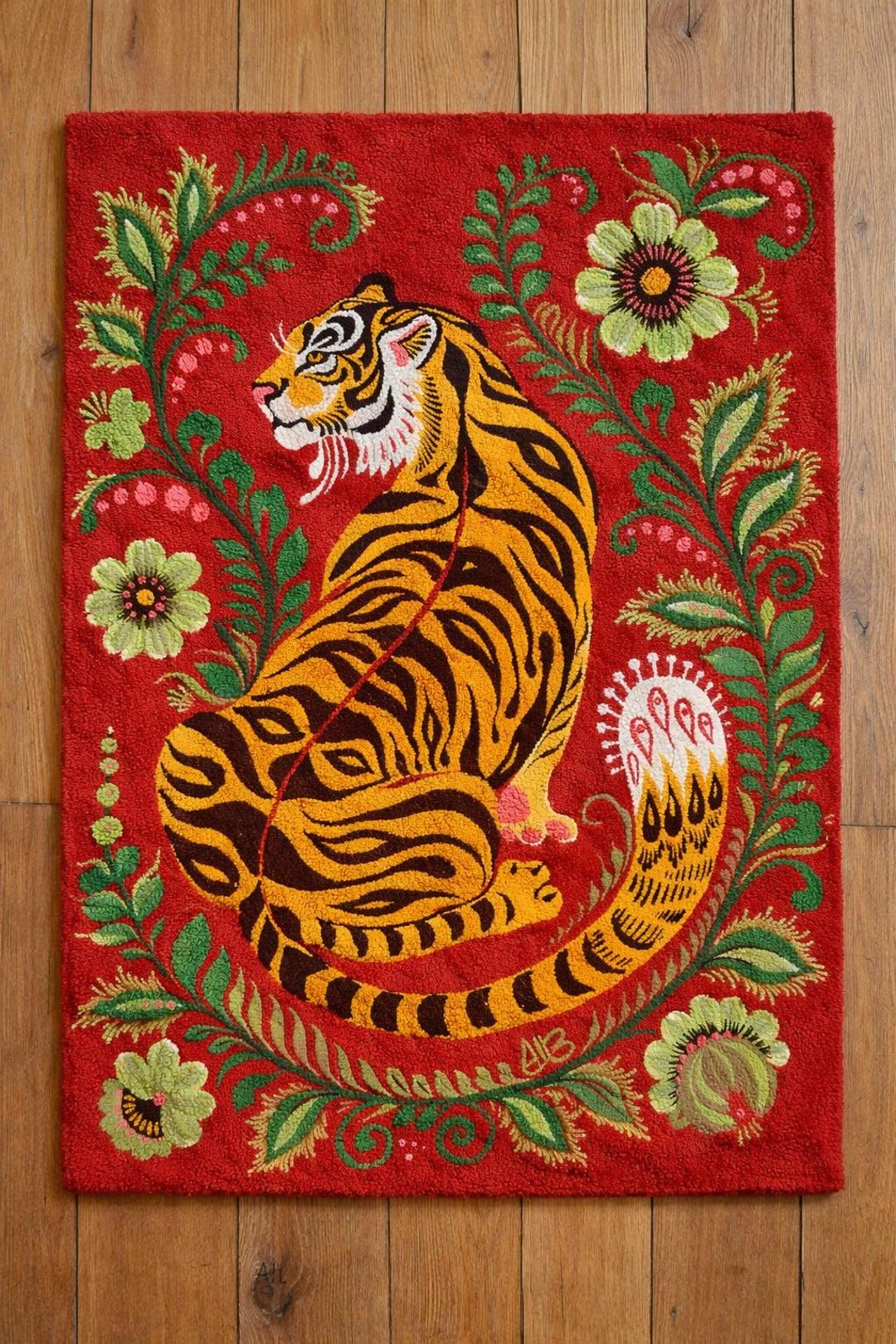 Red Floral Accent Rug: Hand-tufted Tibetan Tiger Wool Rug for Living ...