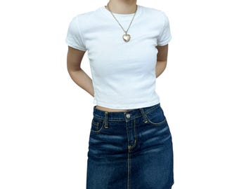 Minissaia jeans Y2K Superrow com bolsos traseiros bordados – Tamanho 28