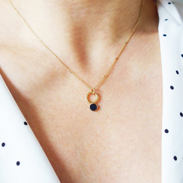 Collier mini rond de cuir et anneau martelé - noir pailleté