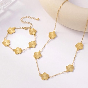 Gold Flower Necklace & Bracelet Set | Dainty Floral Jewelry for Women | Elegant Bridesmaid Gift, Minimalist Everyday Jewelry