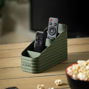 Personalisierte Fernbedienung Halter, moderne Couchtisch Dekor, benutzerdefinierte TV Fernbedienung Caddy, minimalistischen Wohnzimmer Organizer, Housewarming Geschenk