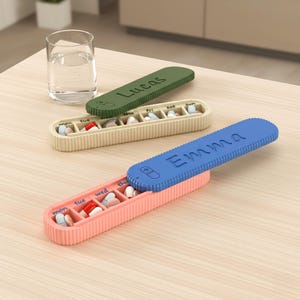 Portapillole personalizzato con nome, portapillole settimanale da 7 giorni per viaggi e vitamine, astuccio per medicinali personalizzato